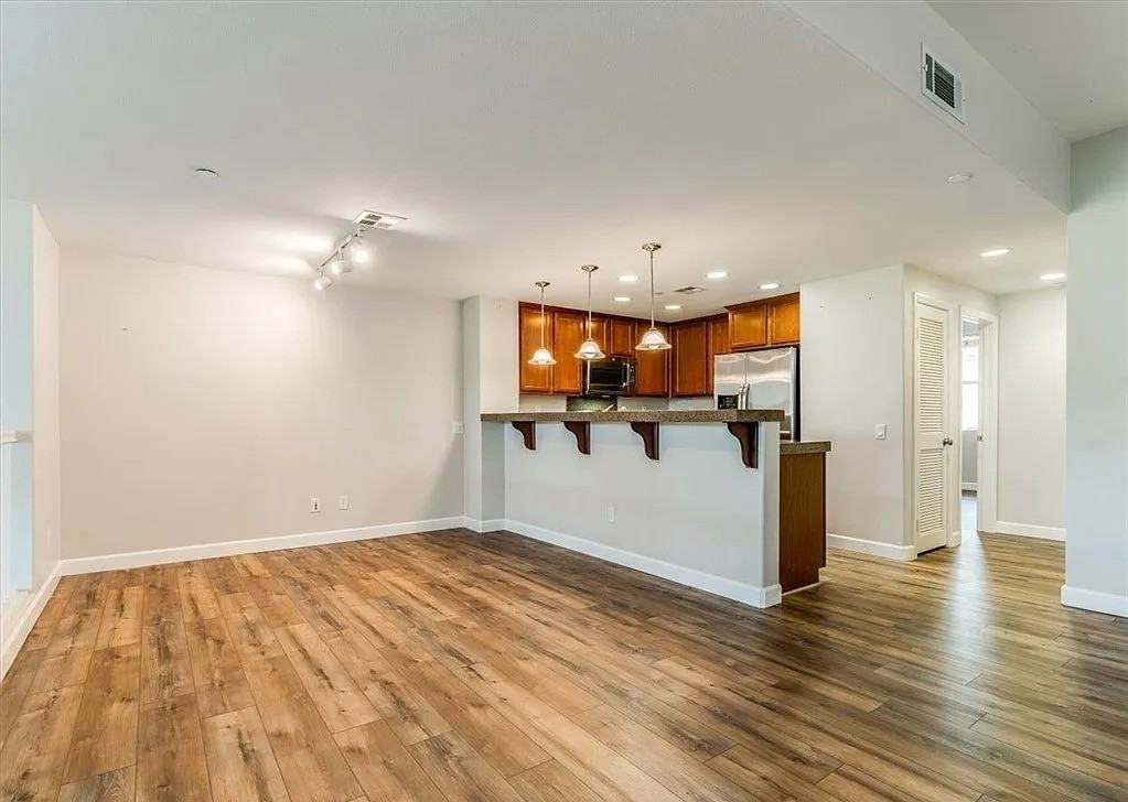 962 Tarragon Ln - Photo 2 of 11