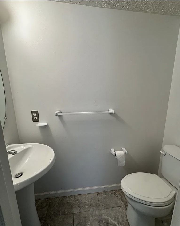 1809 Labrott Ln - Photo 7 of 10