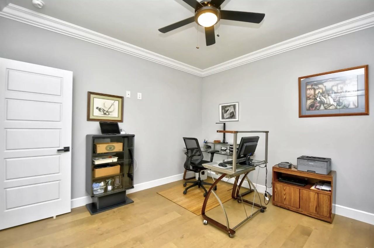 200 E Covington Dr - Photo 2 of 10