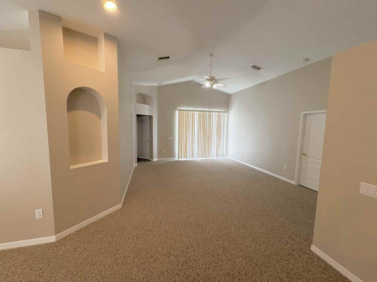 31032 Stone Arch Ave - Photo 4 of 27