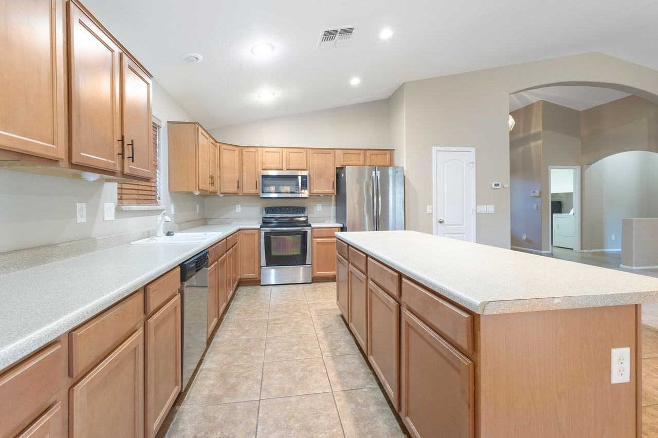 45047 W Jack Rabbit Trl - Photo 5 of 15