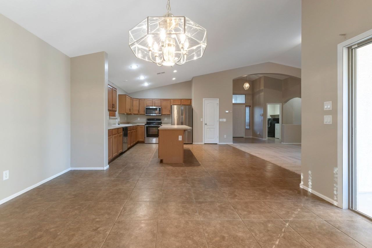 45047 W Jack Rabbit Trl - Photo 6 of 15