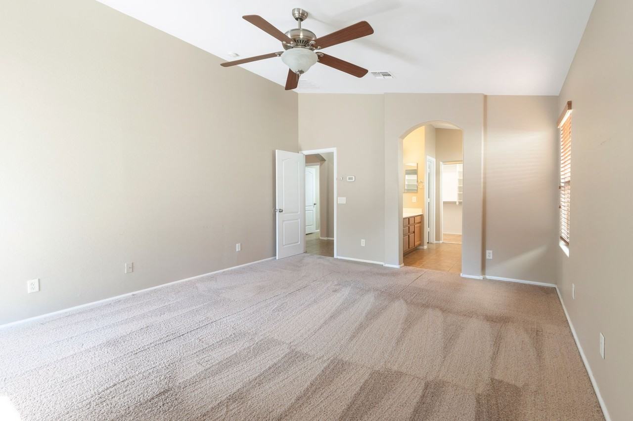 45047 W Jack Rabbit Trl - Photo 7 of 15