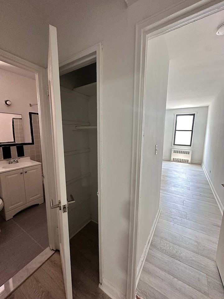 3116 21st St #5G - Photo 5 of 6