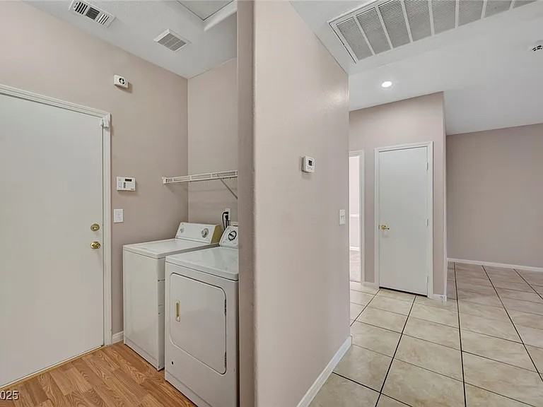 1708 Morse Arberry Ave - Photo 4 of 9