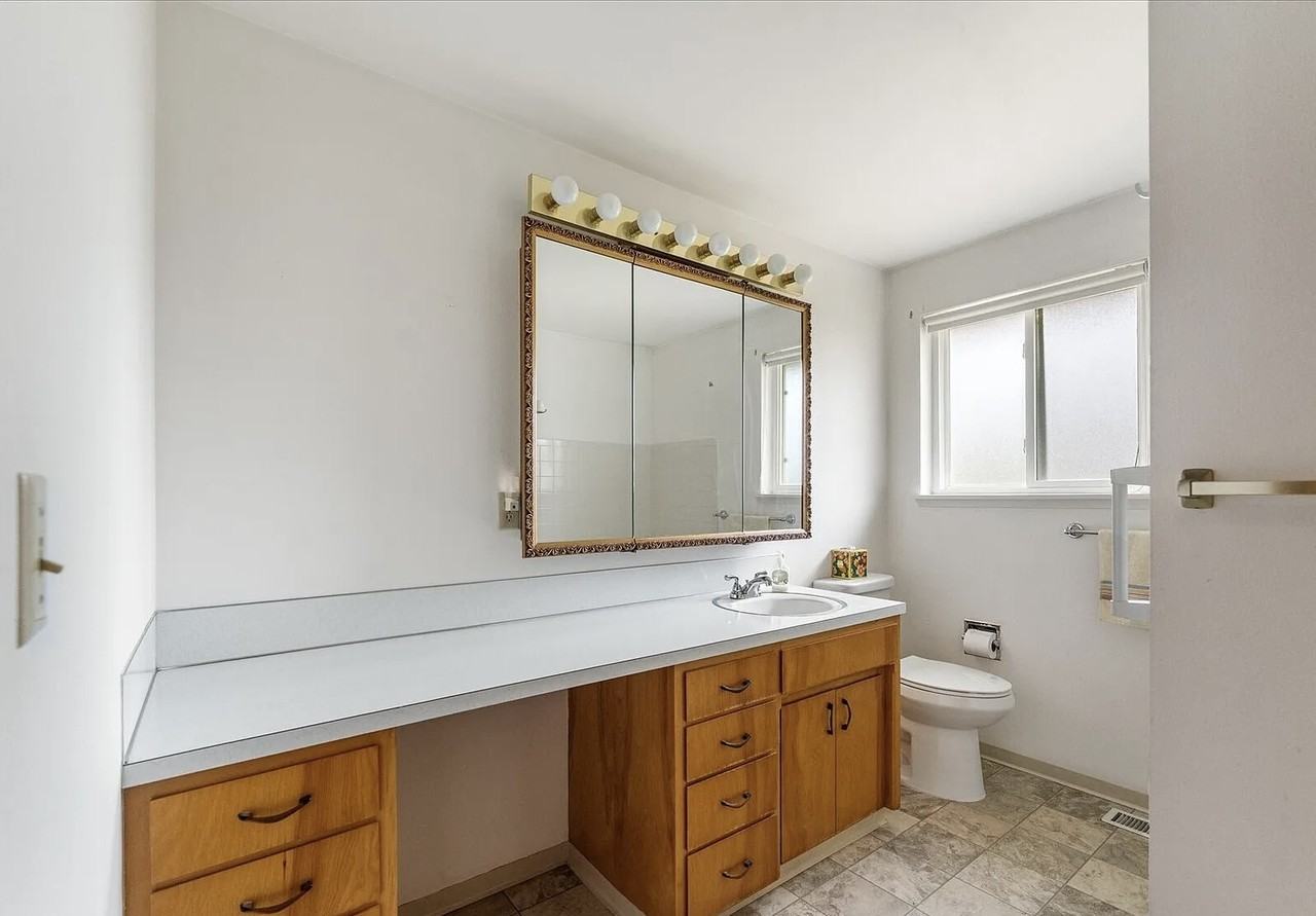 6702 120th St E - Photo 4 of 7