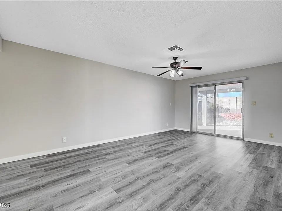 6810 Legalla Ln - Photo 2 of 10