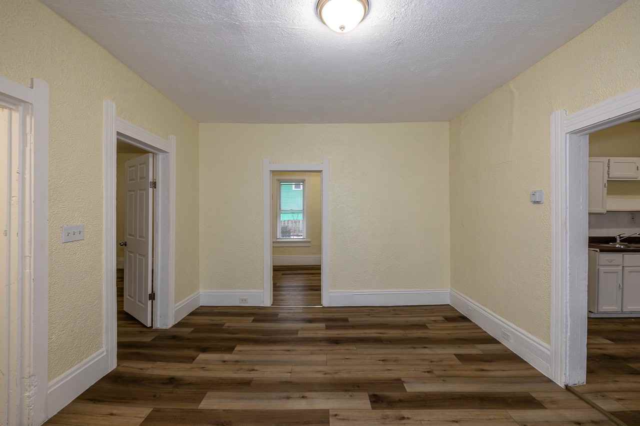 2100 W 95Th St - Photo 5 of 18