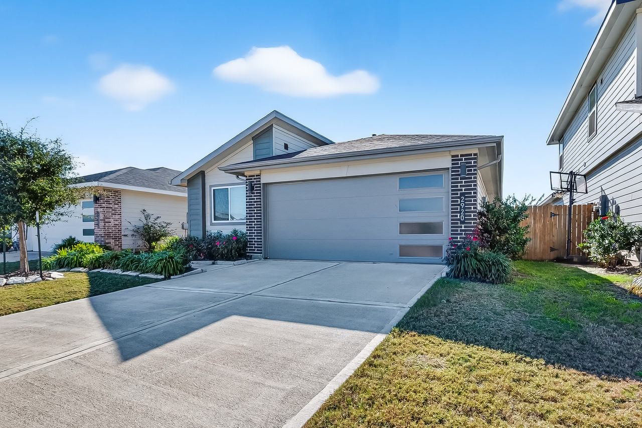 2920 Stamford Hill Ln - Photo 2 of 31