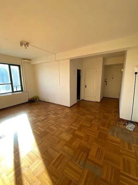 1925 Mcgraw Ave - Photo 3 of 5