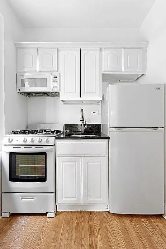 6155 98th St #9L - Photo 4 of 7