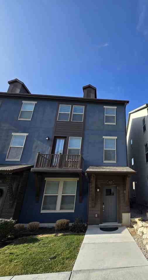 2124 Nw - Photo 2 of 22