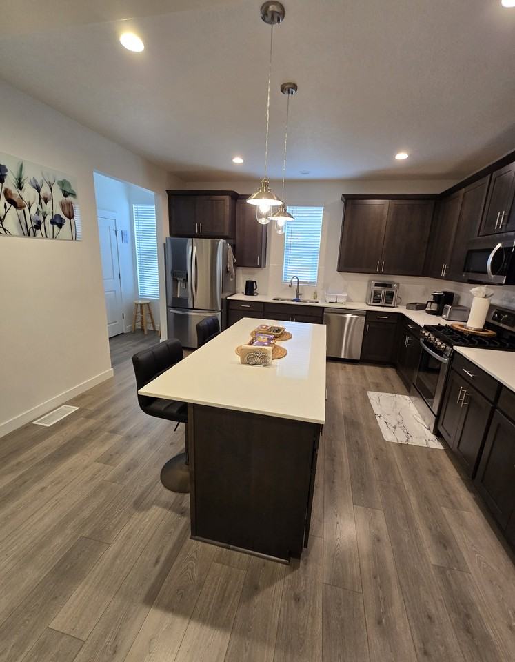 2124 Nw - Photo 4 of 22