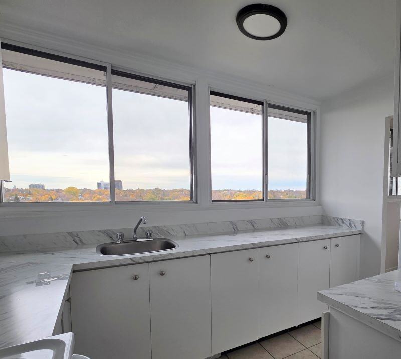 5505 Boulevard Cavendish #906 - Photo 4 of 7