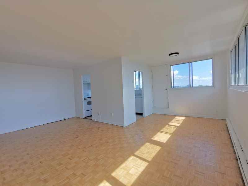 5505 Boulevard Cavendish #906 - Photo 5 of 7