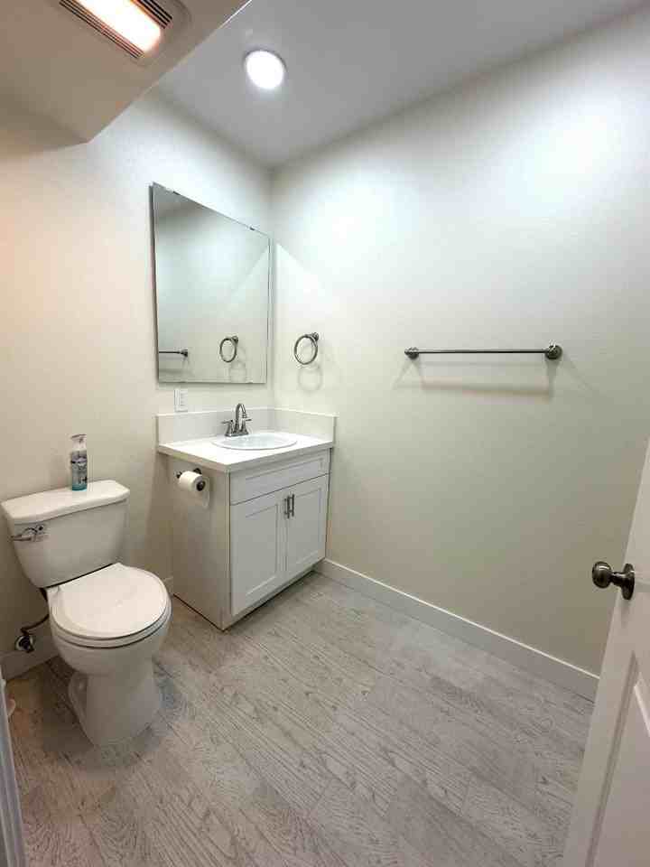 1094 Lime Ave - Photo 4 of 20
