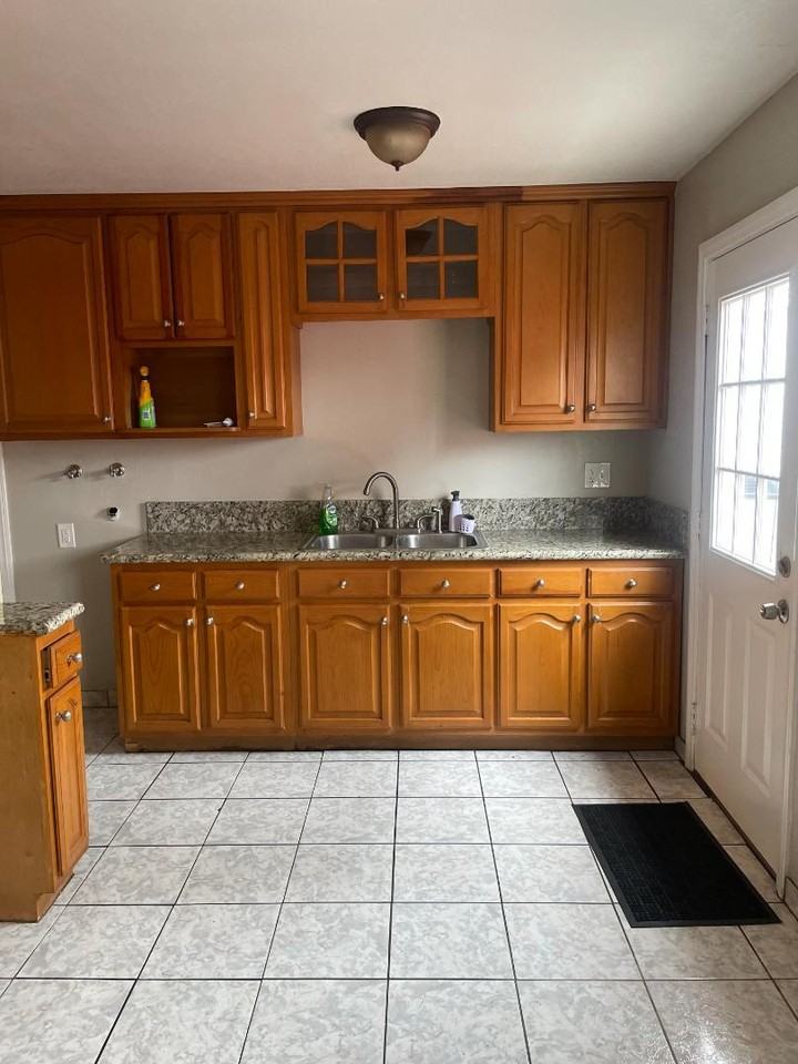 3539 Baltic Ave - Photo 6 of 20