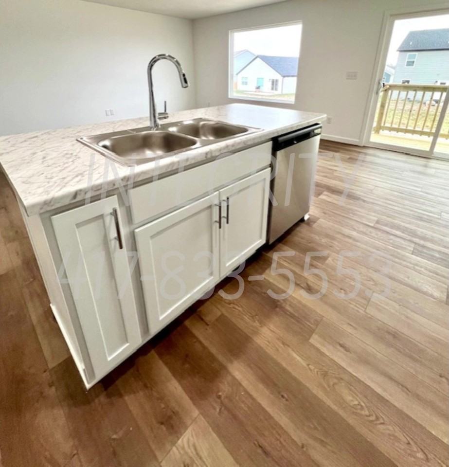 478 Lennox St #NA - Photo 5 of 19