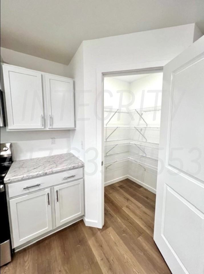 478 Lennox St #NA - Photo 6 of 19