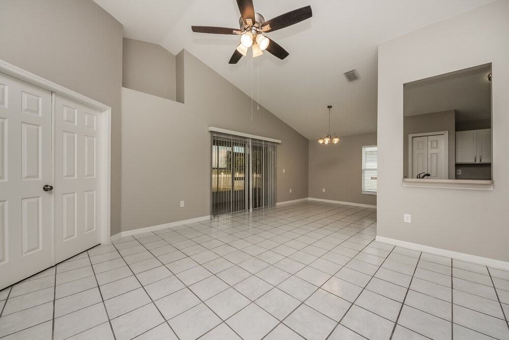 1853 Wimbledon St - Photo 4 of 16