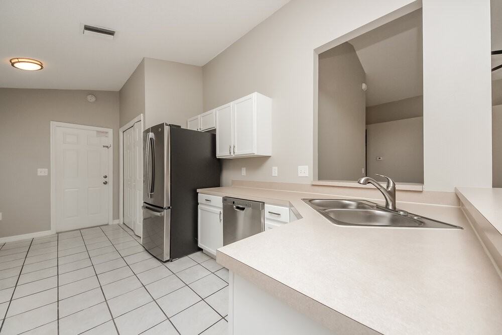 1853 Wimbledon St - Photo 6 of 16