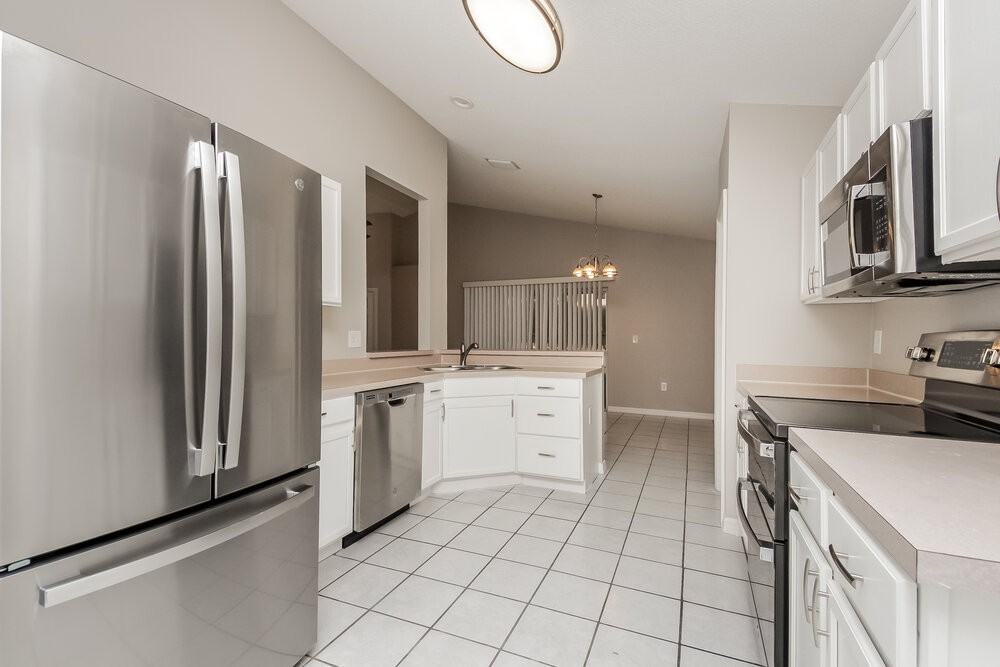 1853 Wimbledon St - Photo 7 of 16