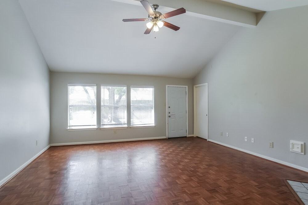 19323 Bristlestar Dr - Photo 3 of 16