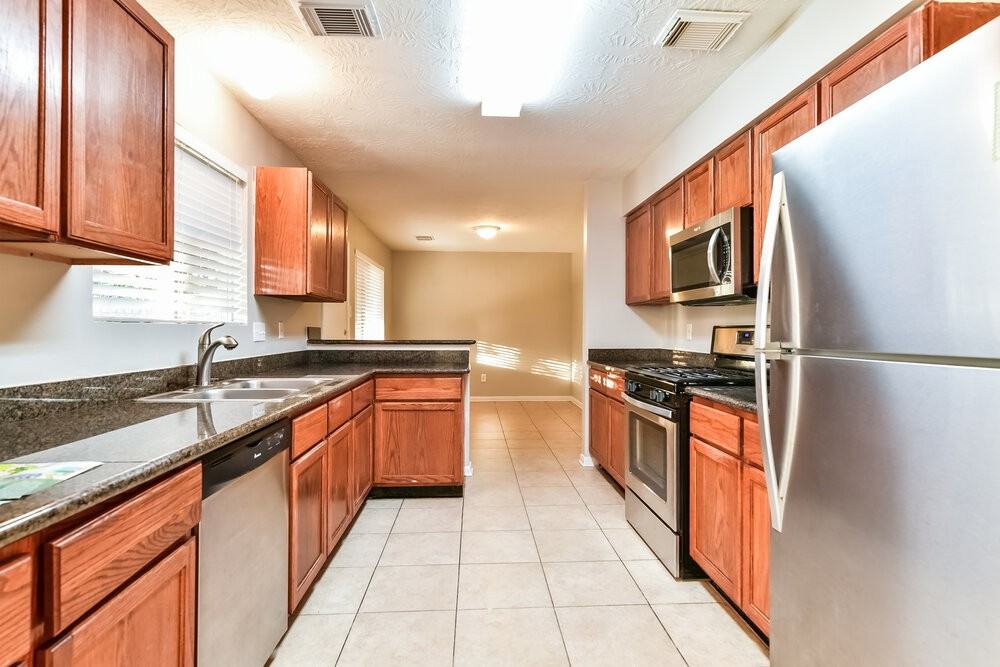 6803 Hedgewick Dr - Photo 5 of 15