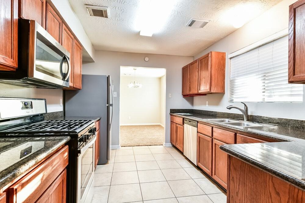 6803 Hedgewick Dr - Photo 6 of 15