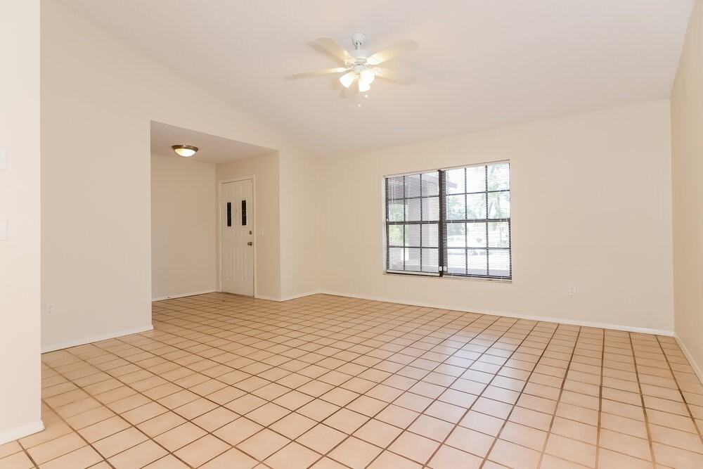 7130 Arbor View Ln - Photo 3 of 16