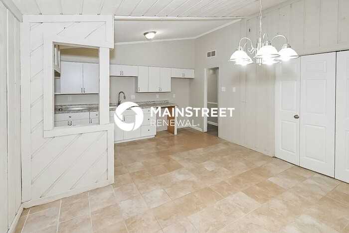 2943 Brandale St - Photo 5 of 16