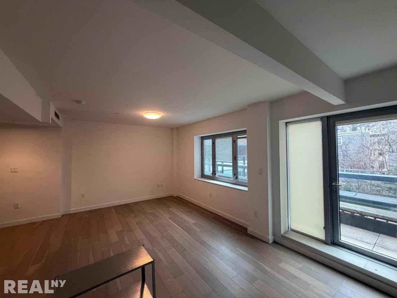 Columbia Hts #3J - Photo 3 of 12