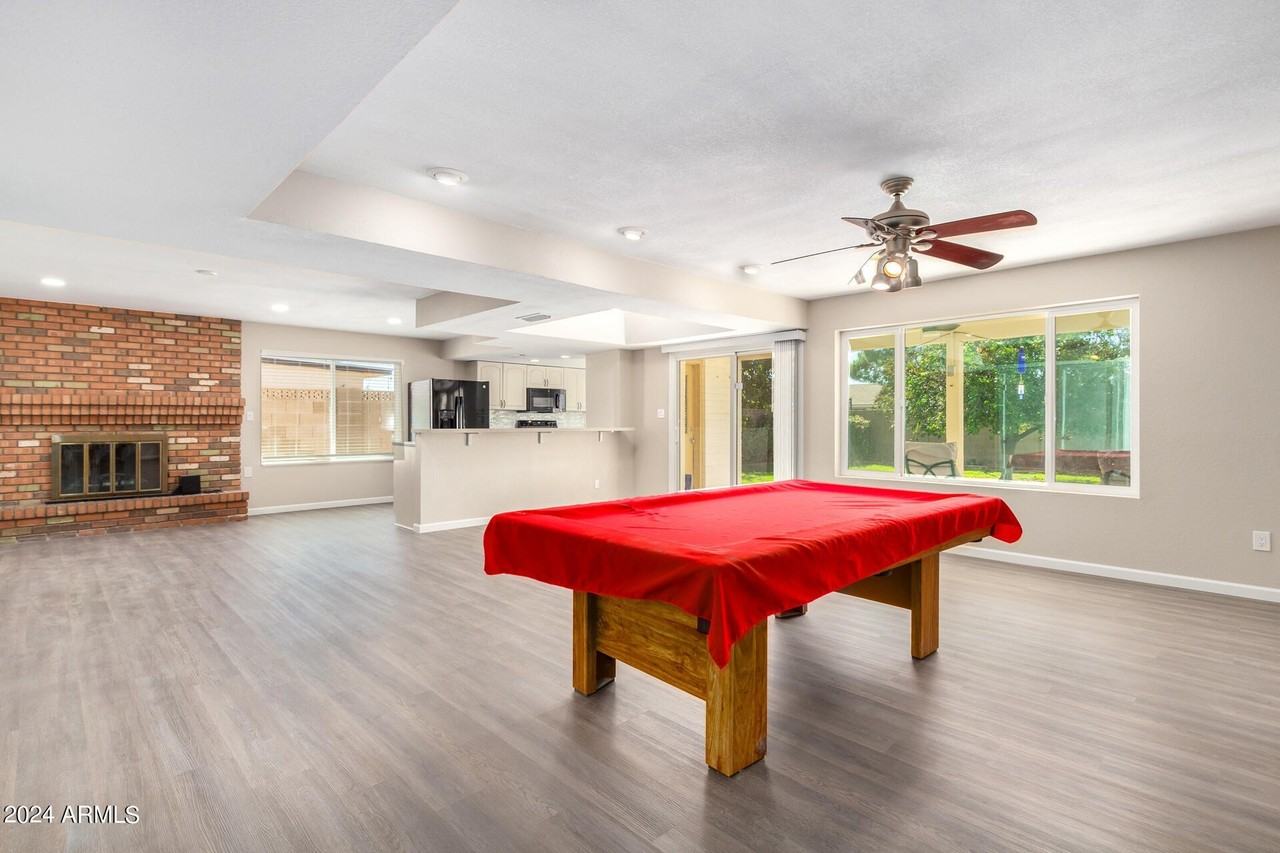 3209 E Enid Ave - Photo 5 of 31