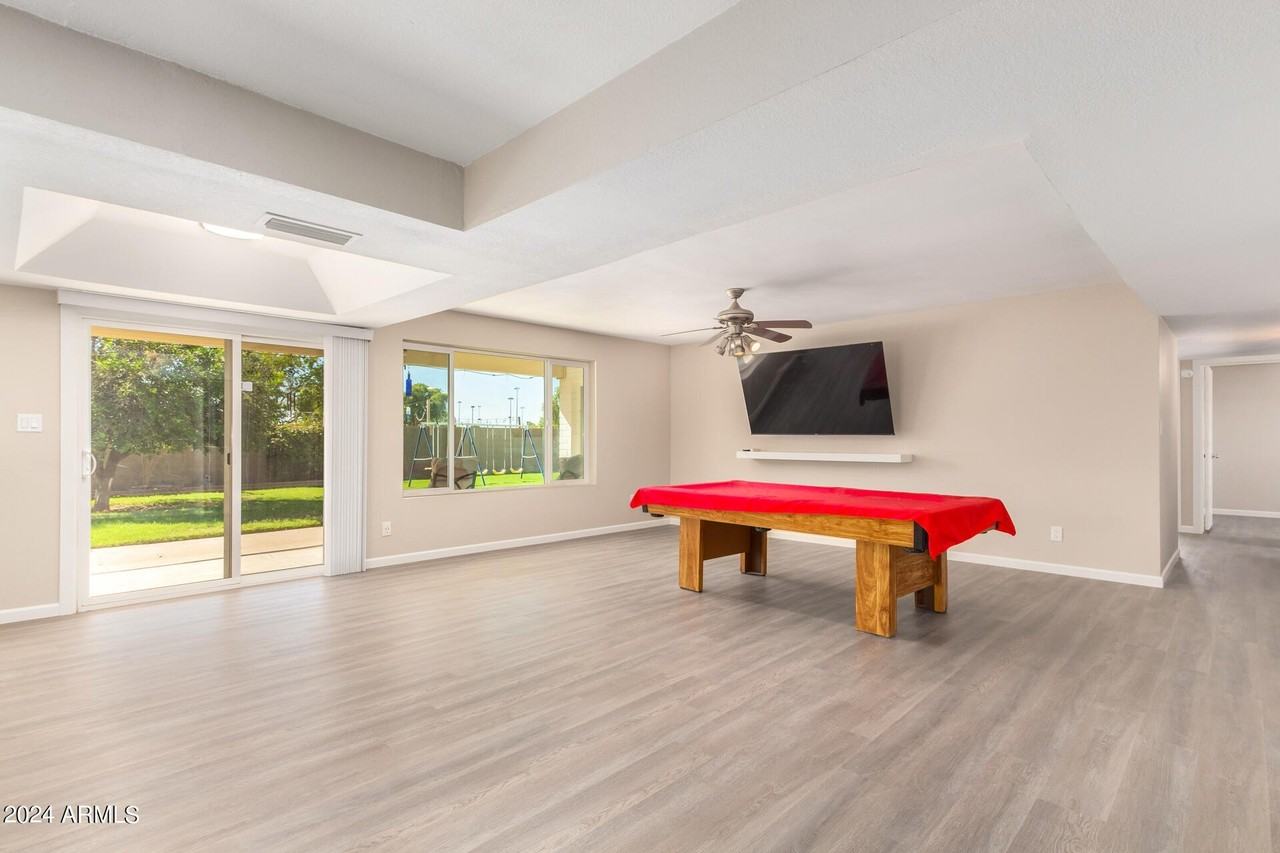 3209 E Enid Ave - Photo 6 of 31