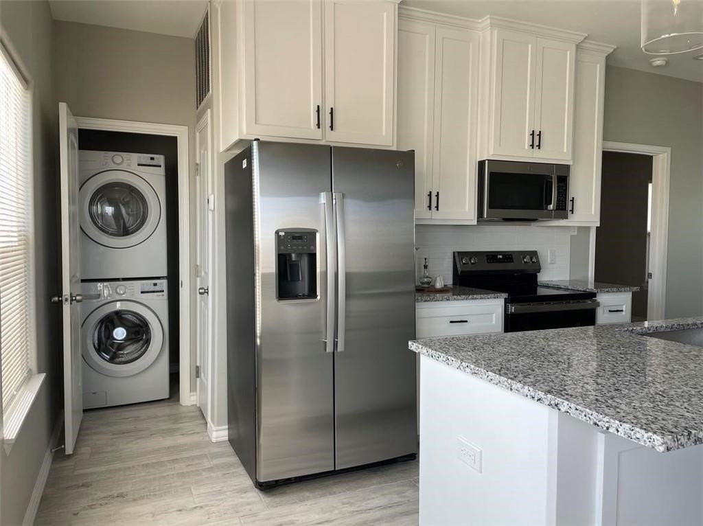 14202 Marina Dr - Photo 5 of 20