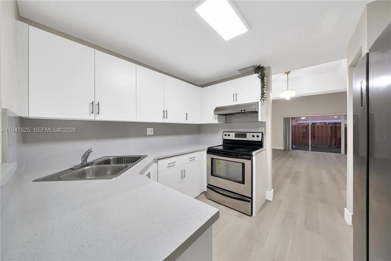 14325 Sw 57th Ln #6-6 - Photo 7 of 22