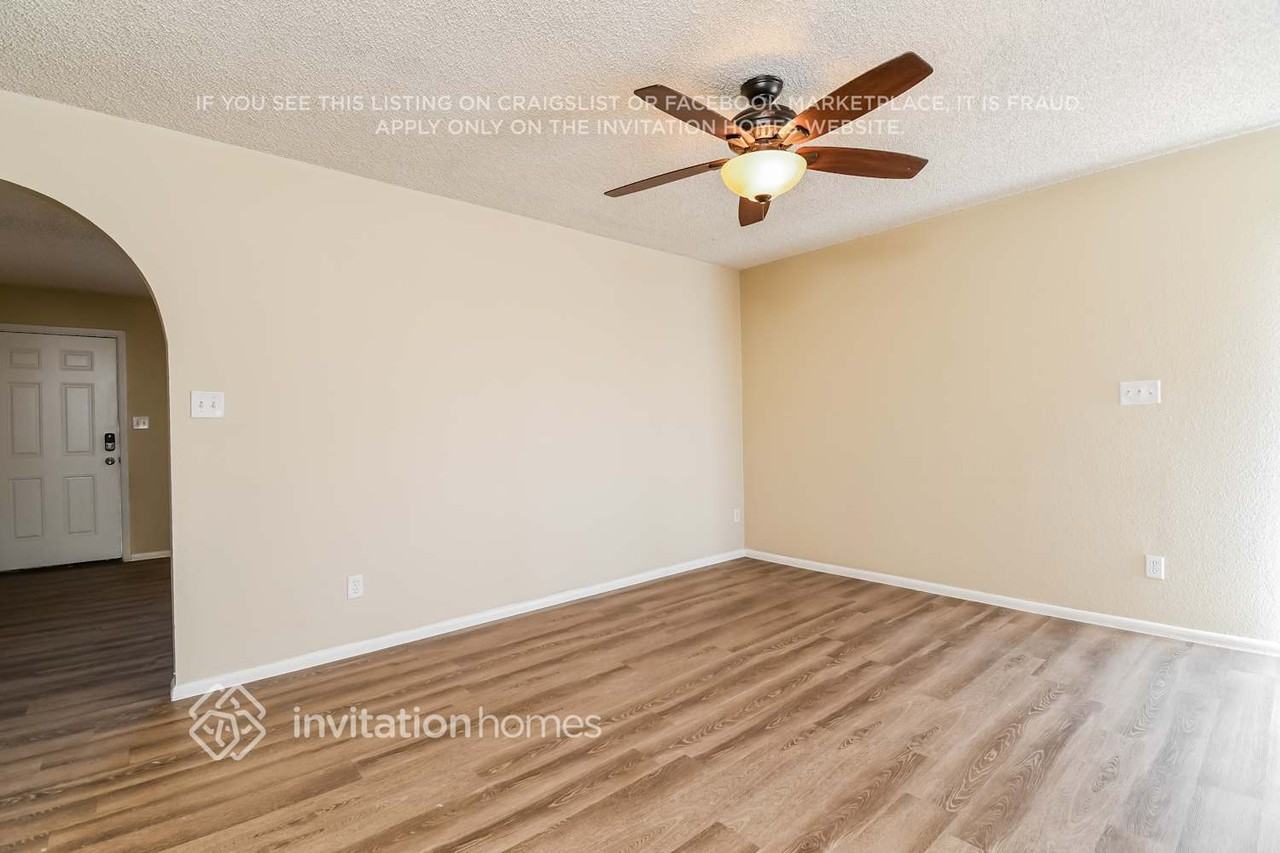 4228 N 81st Dr - Photo 7 of 17