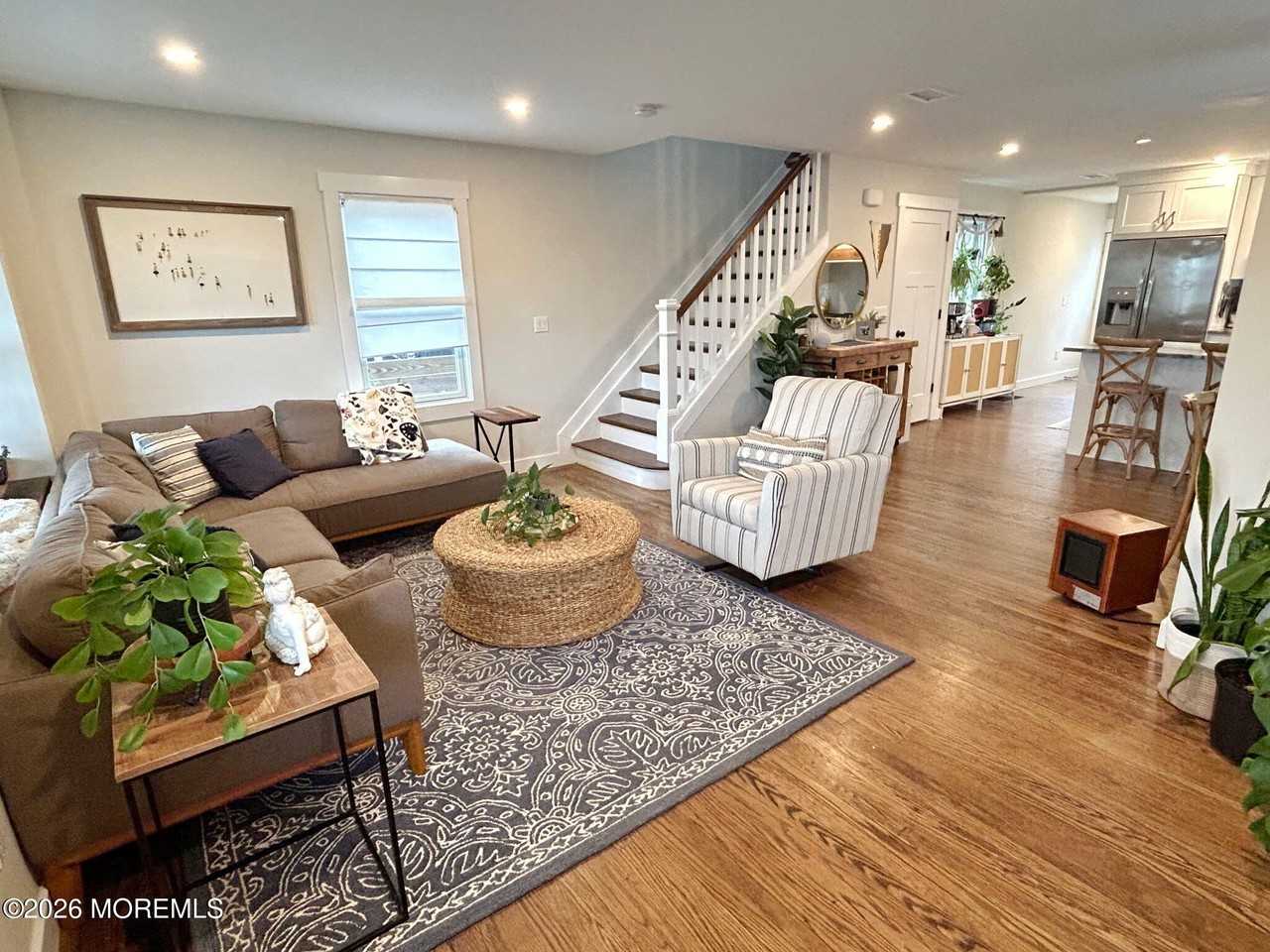 403 8th Ave - Photo 3 of 21