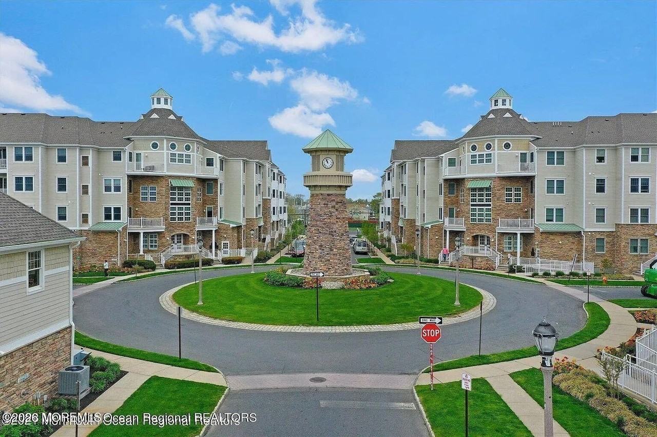 33 Cooper Ave Unit 403 #403 - Photo 3 of 47