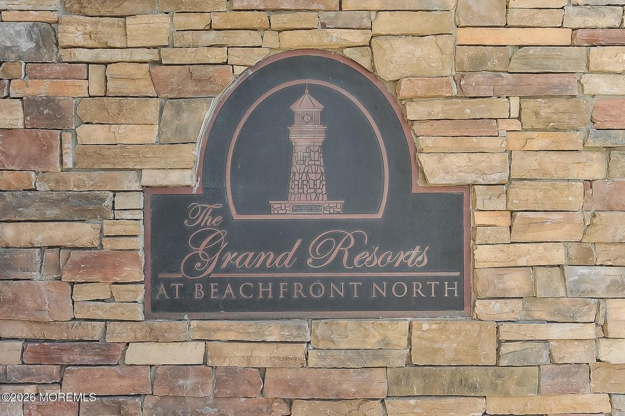 33 Cooper Ave Unit 403 #403 - Photo 4 of 47