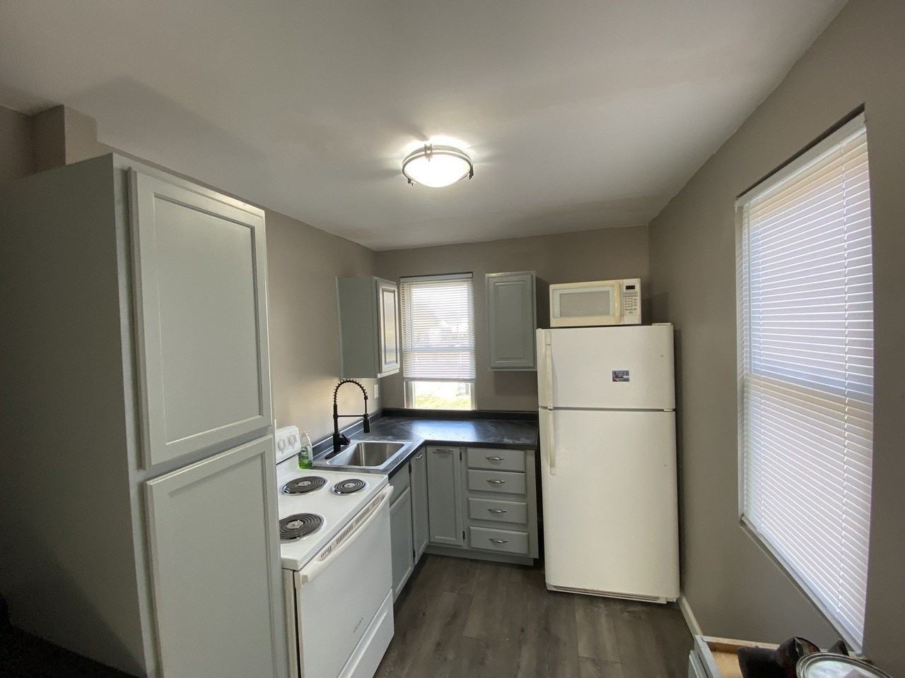 942 N Schuyler Ave Unit 2 #2 - Photo 5 of 16