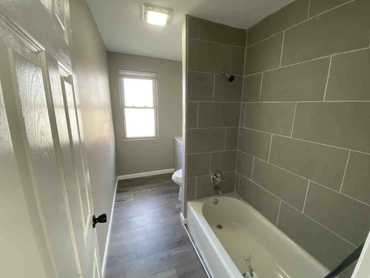 942 N Schuyler Ave Unit 2 #2 - Photo 6 of 16