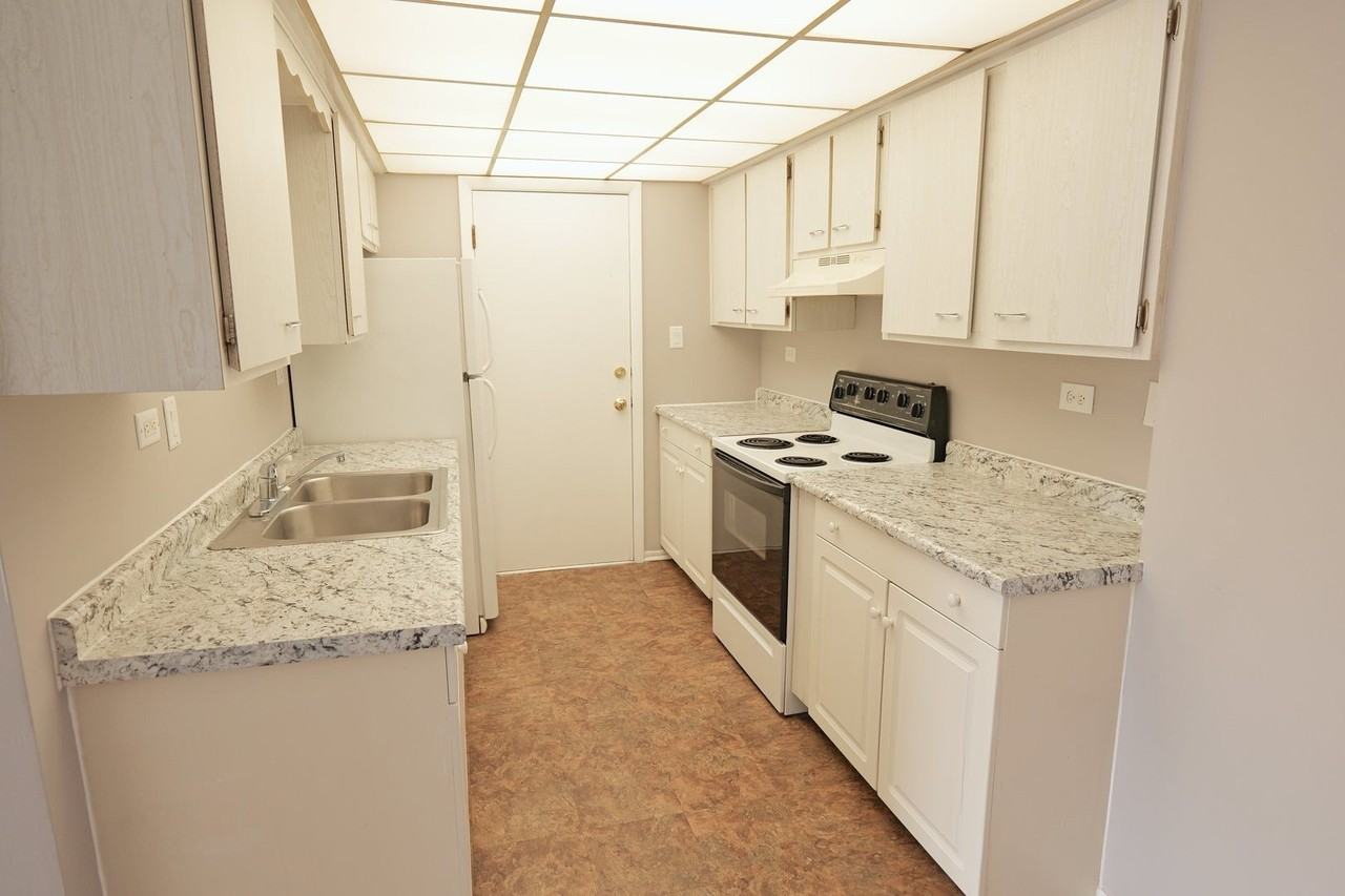 12630 S Alpine Dr Apt 7 #7 - Photo 4 of 9