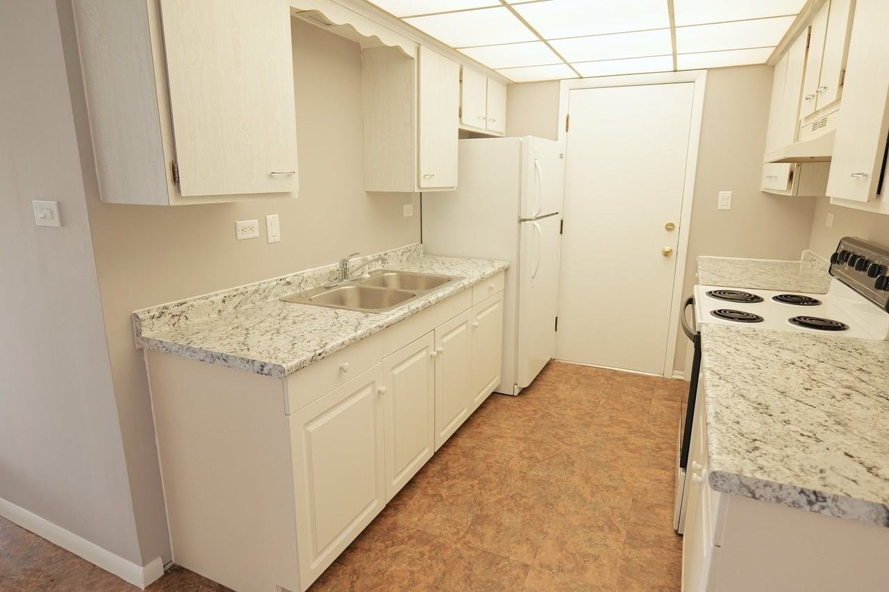 12630 S Alpine Dr Apt 7 #7 - Photo 5 of 9