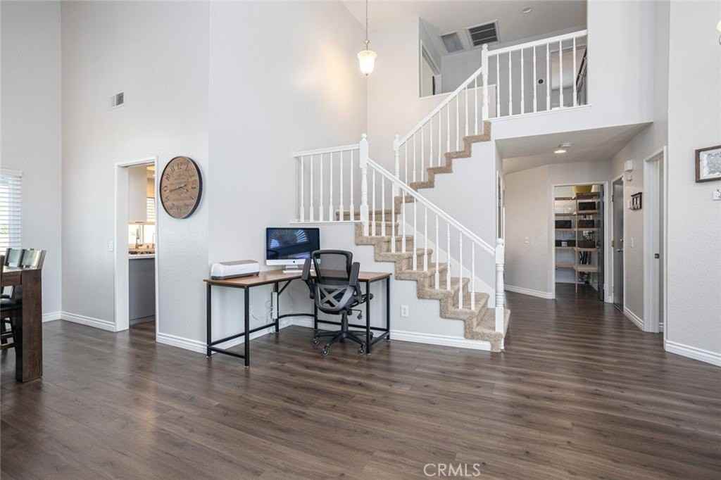 10352 Desert Star St - Photo 4 of 27