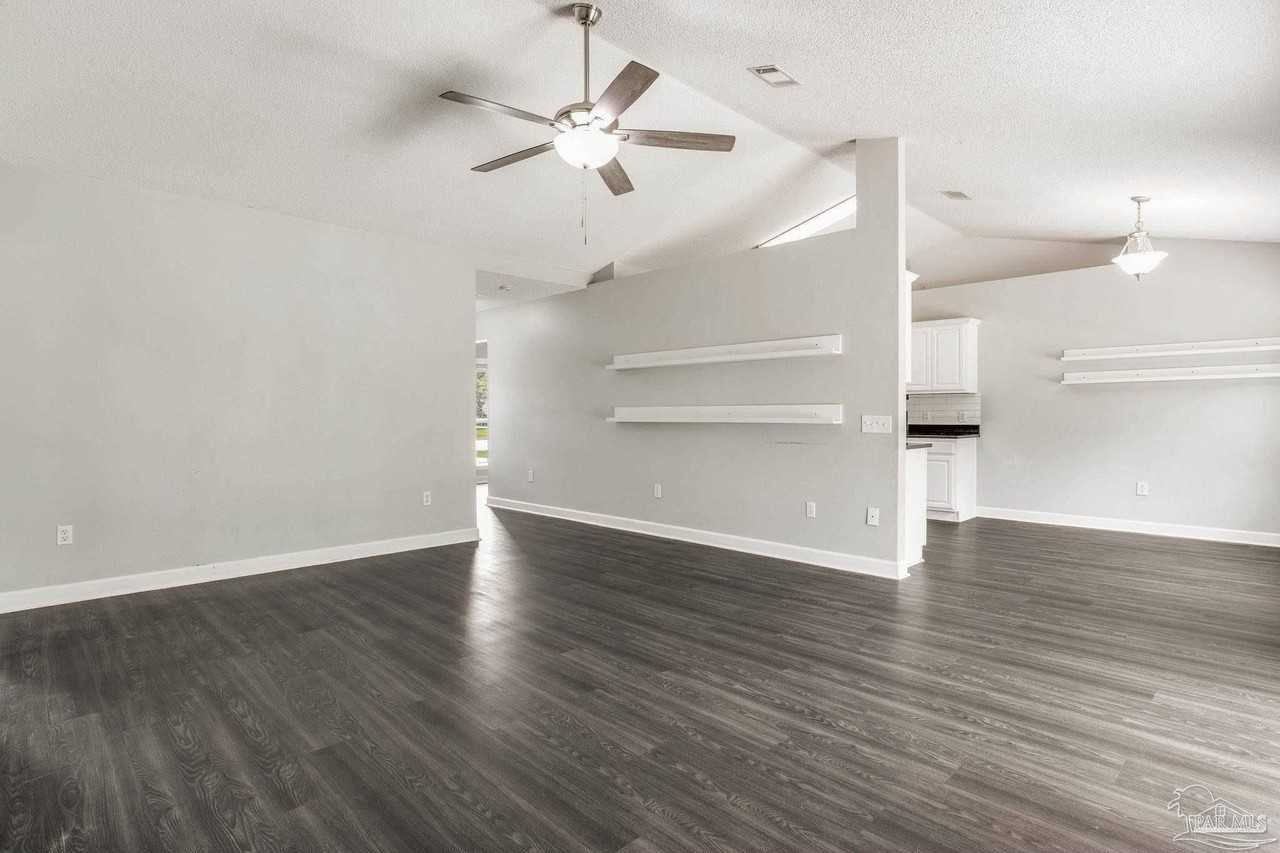 1068 Joaquin Rd - Photo 5 of 23