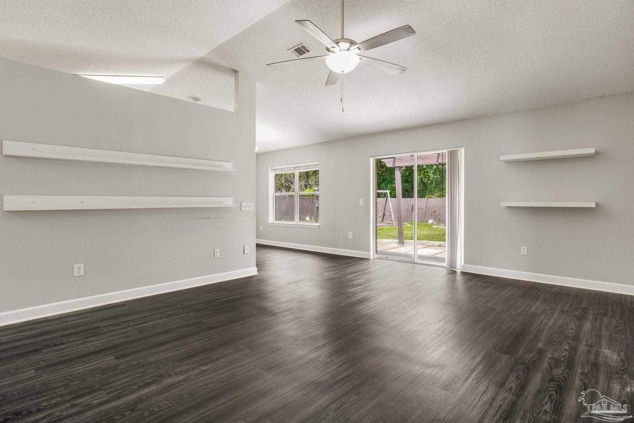 1068 Joaquin Rd - Photo 6 of 23