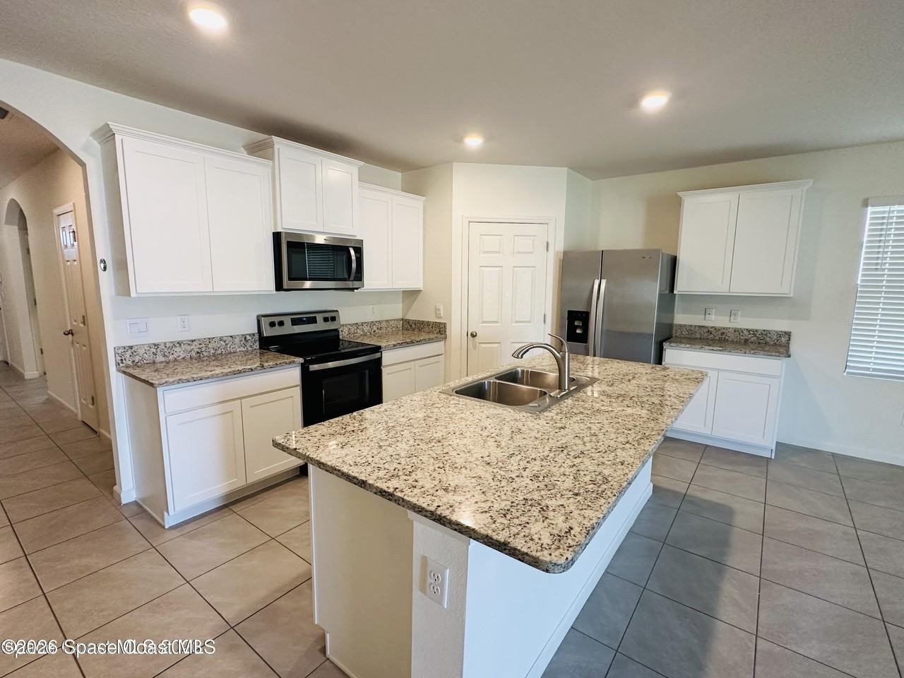 519 Old Country Rd Se - Photo 7 of 28