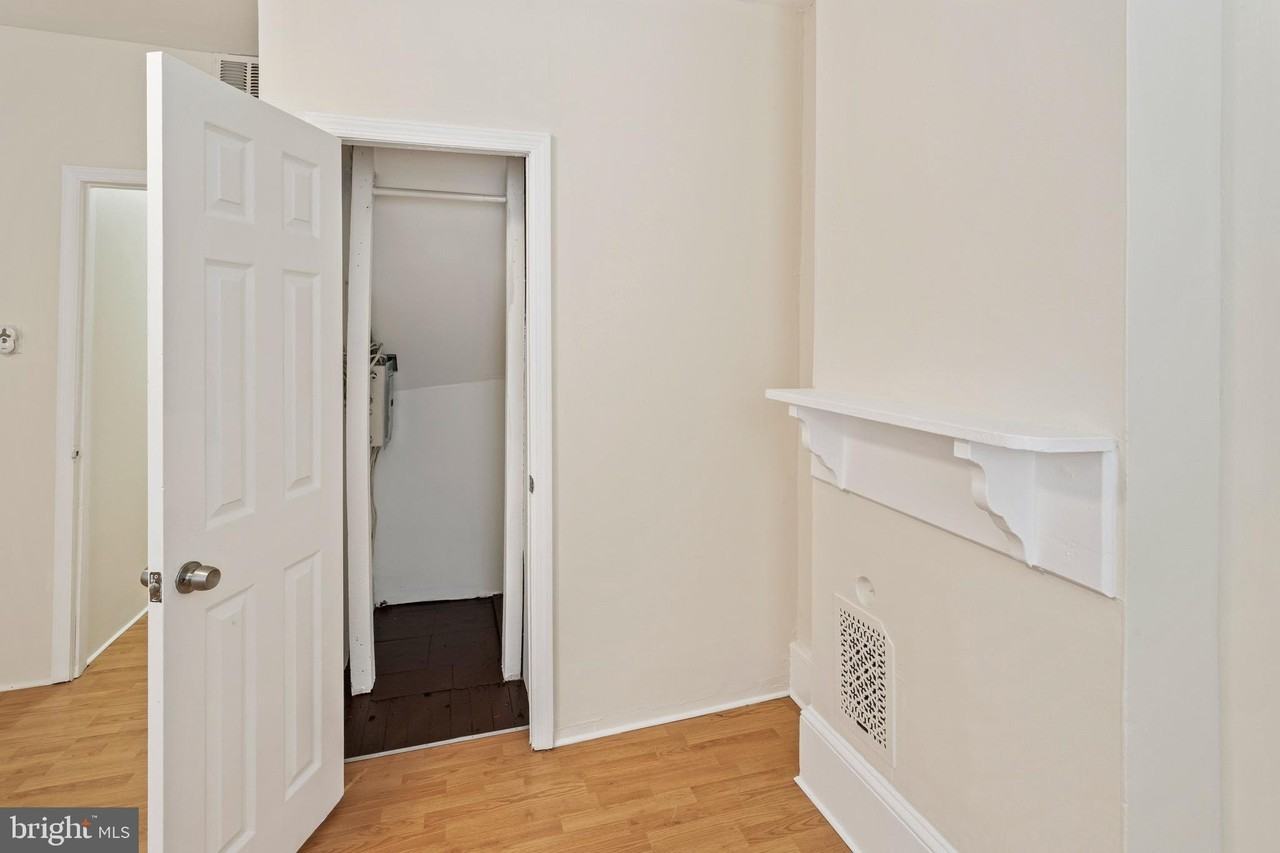 2223 Frankford Ave - Photo 4 of 22