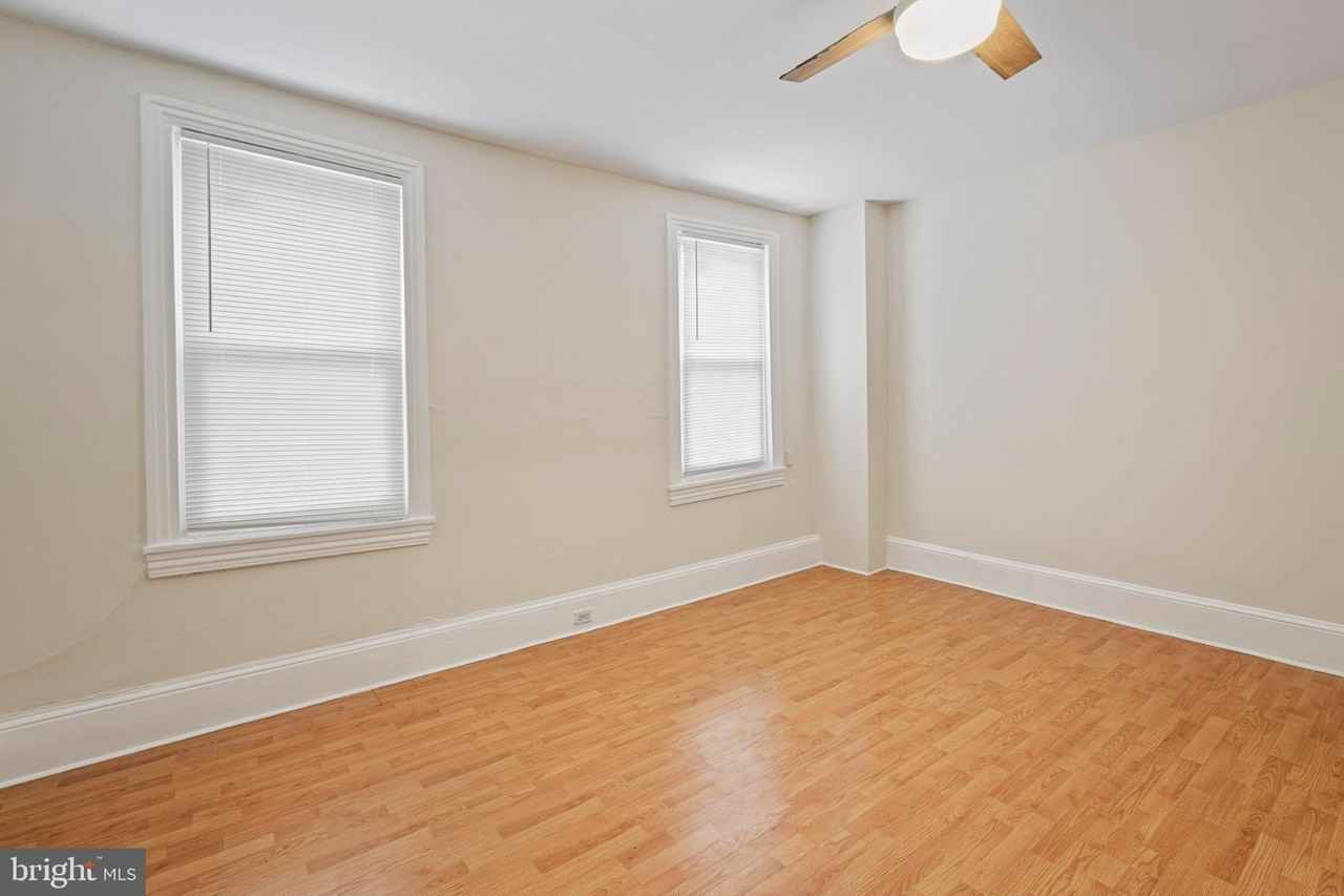 2223 Frankford Ave - Photo 6 of 22